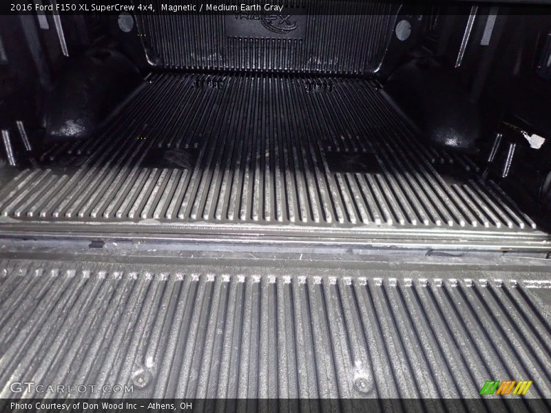 Magnetic / Medium Earth Gray 2016 Ford F150 XL SuperCrew 4x4