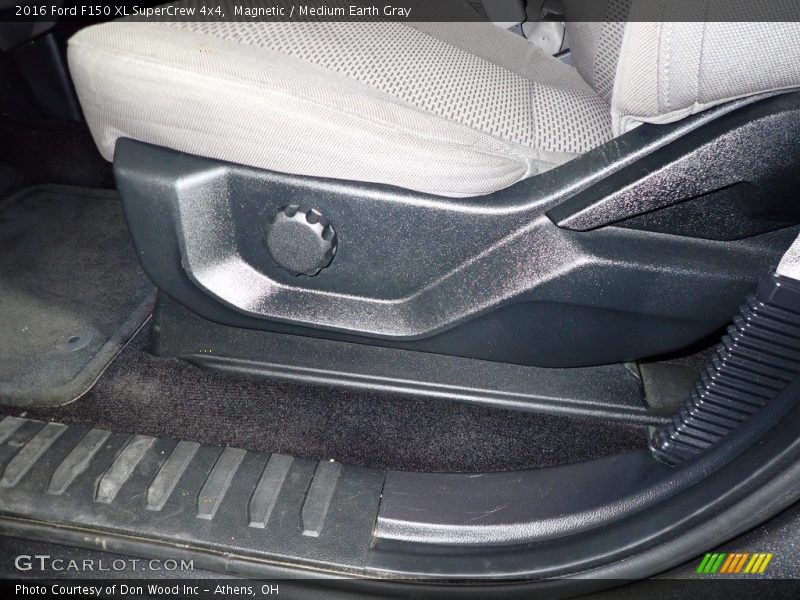 Magnetic / Medium Earth Gray 2016 Ford F150 XL SuperCrew 4x4