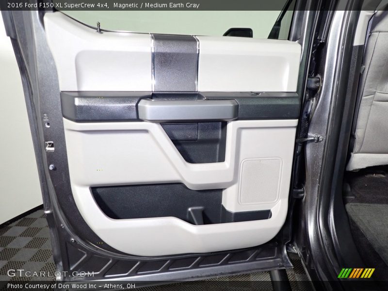 Magnetic / Medium Earth Gray 2016 Ford F150 XL SuperCrew 4x4