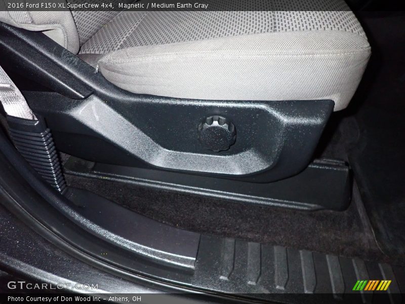Magnetic / Medium Earth Gray 2016 Ford F150 XL SuperCrew 4x4