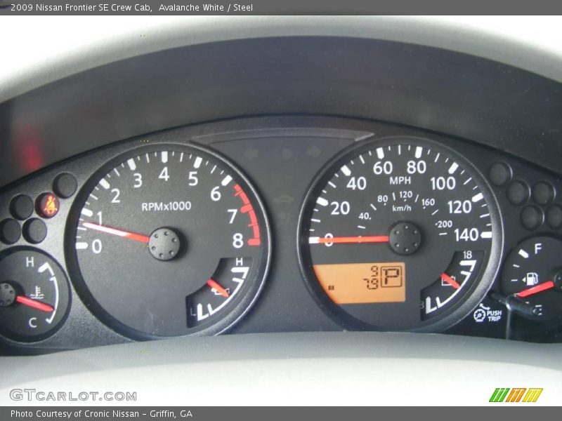 Avalanche White / Steel 2009 Nissan Frontier SE Crew Cab