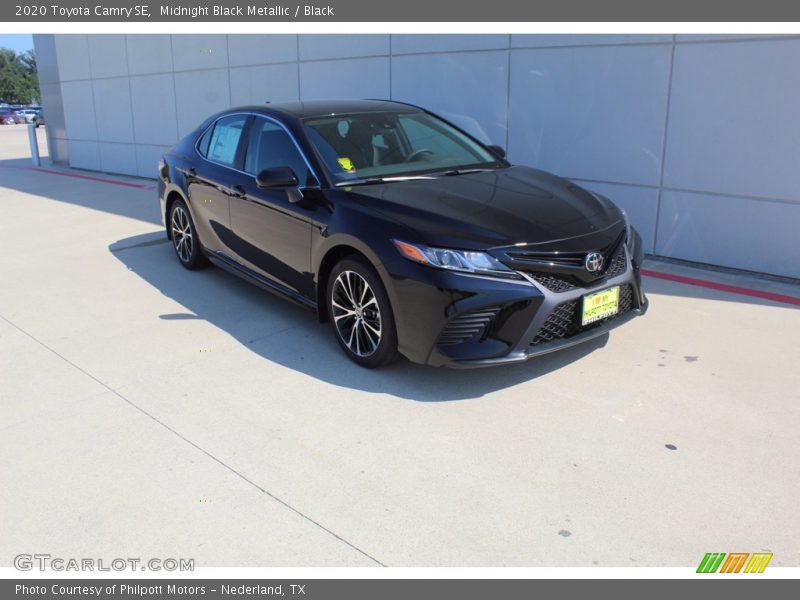 Midnight Black Metallic / Black 2020 Toyota Camry SE