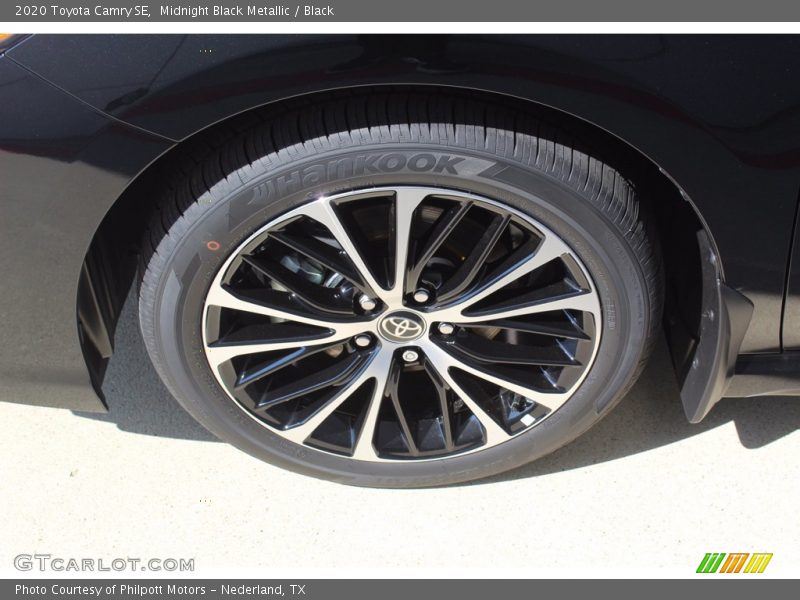 Midnight Black Metallic / Black 2020 Toyota Camry SE