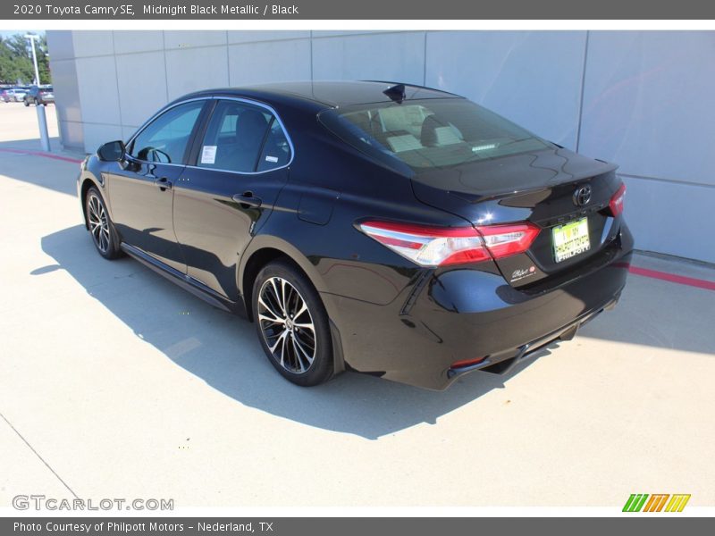 Midnight Black Metallic / Black 2020 Toyota Camry SE