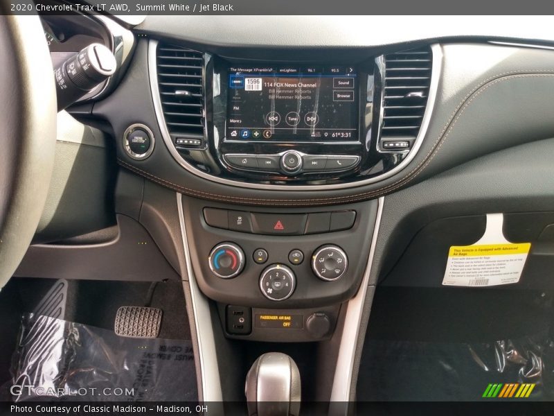 Summit White / Jet Black 2020 Chevrolet Trax LT AWD