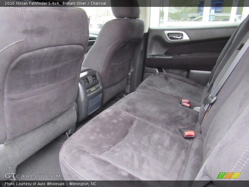 Brilliant Silver / Charcoal 2016 Nissan Pathfinder S 4x4
