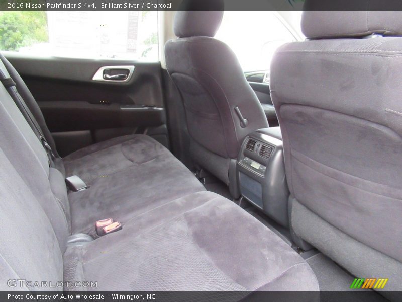 Brilliant Silver / Charcoal 2016 Nissan Pathfinder S 4x4