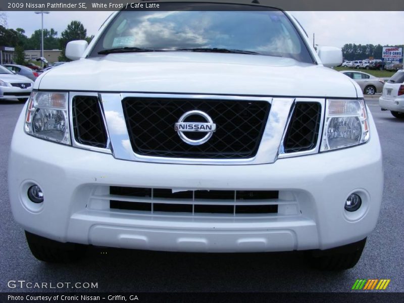 White Frost / Cafe Latte 2009 Nissan Pathfinder SE