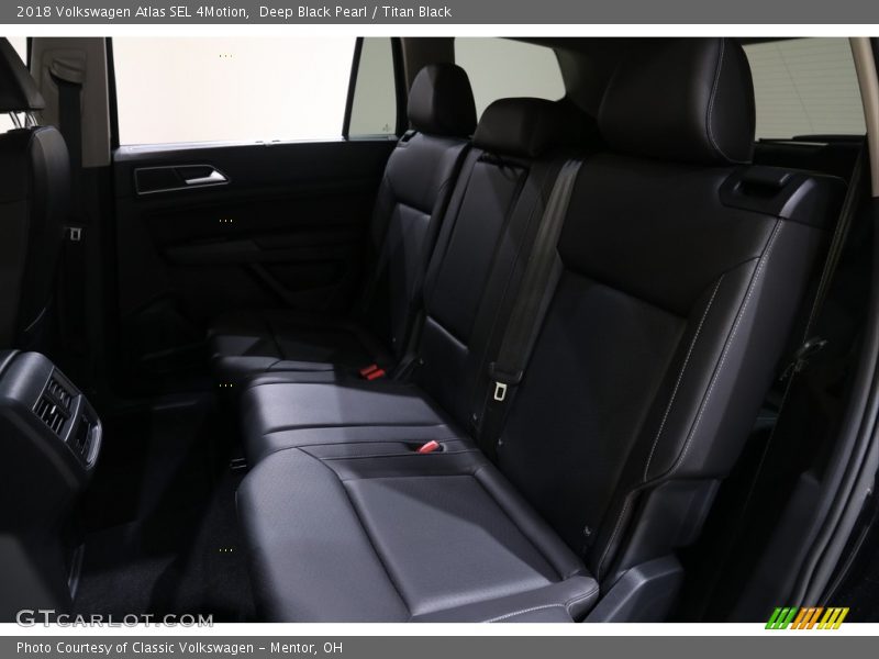 Deep Black Pearl / Titan Black 2018 Volkswagen Atlas SEL 4Motion
