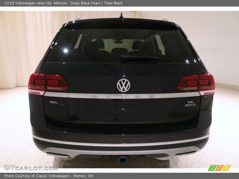 Deep Black Pearl / Titan Black 2018 Volkswagen Atlas SEL 4Motion