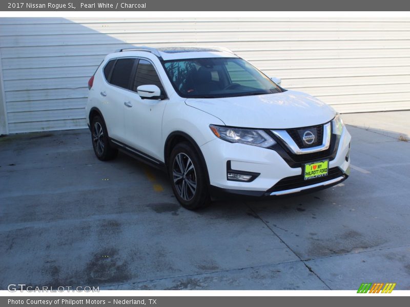 Pearl White / Charcoal 2017 Nissan Rogue SL