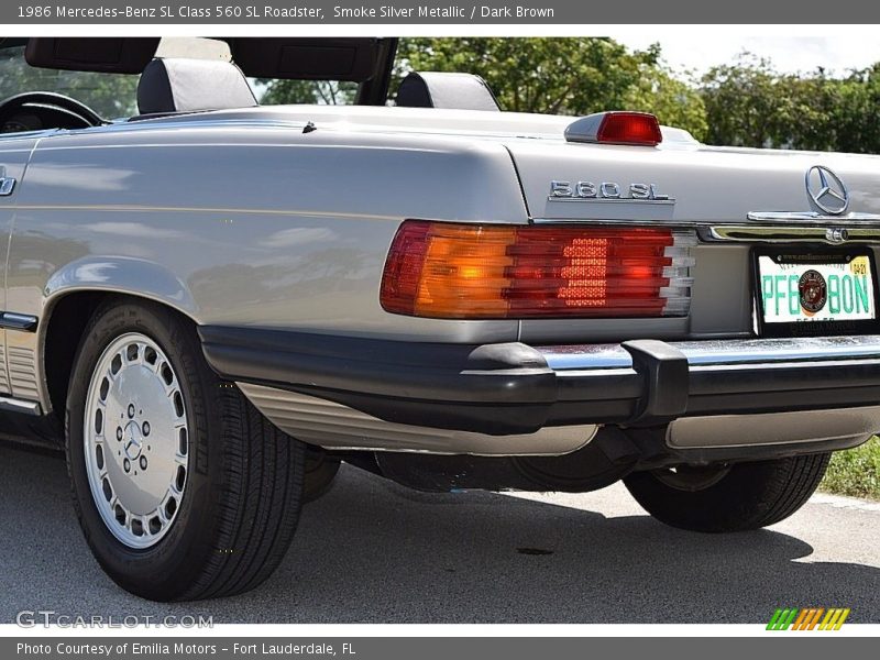  1986 SL Class 560 SL Roadster Logo