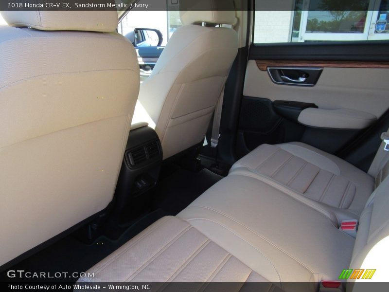 Sandstorm Metallic / Ivory 2018 Honda CR-V EX