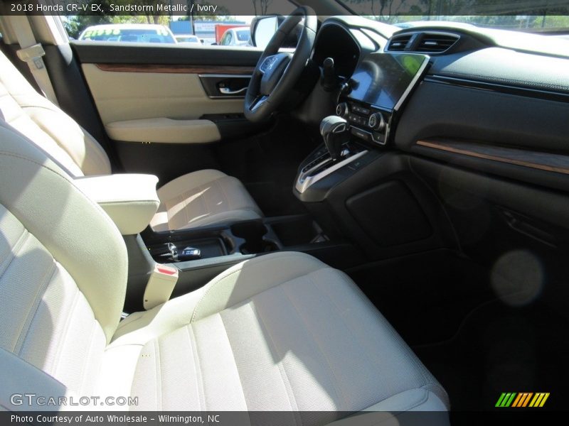 Sandstorm Metallic / Ivory 2018 Honda CR-V EX