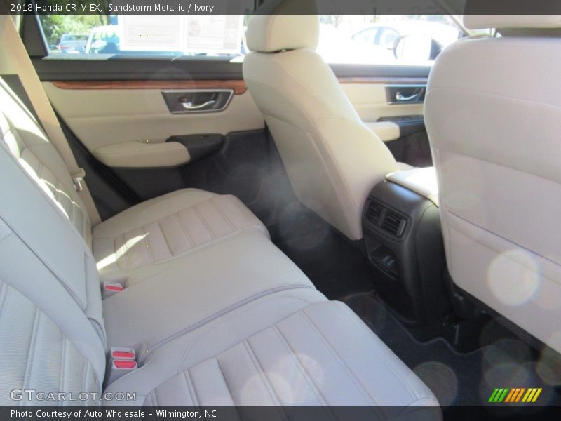 Sandstorm Metallic / Ivory 2018 Honda CR-V EX
