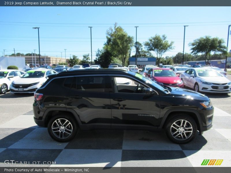 Diamond Black Crystal Pearl / Black/Ski Gray 2019 Jeep Compass Latitude