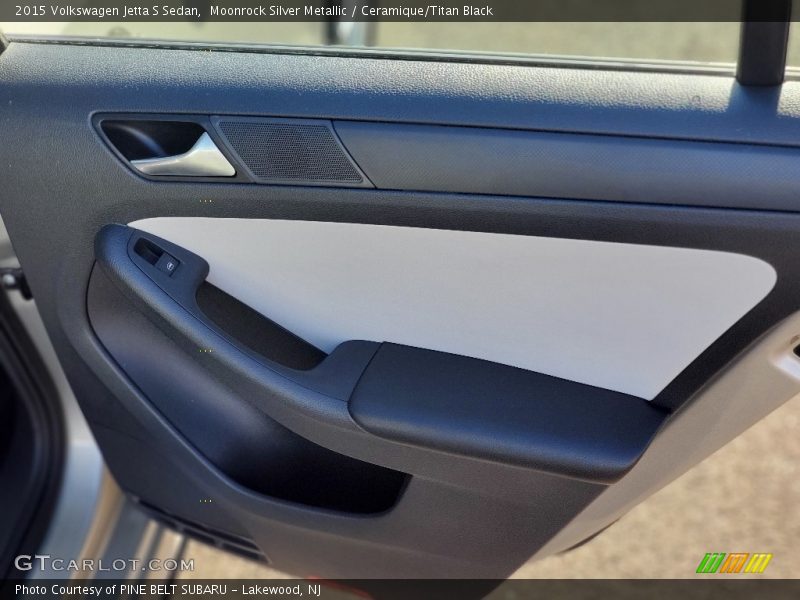 Door Panel of 2015 Jetta S Sedan
