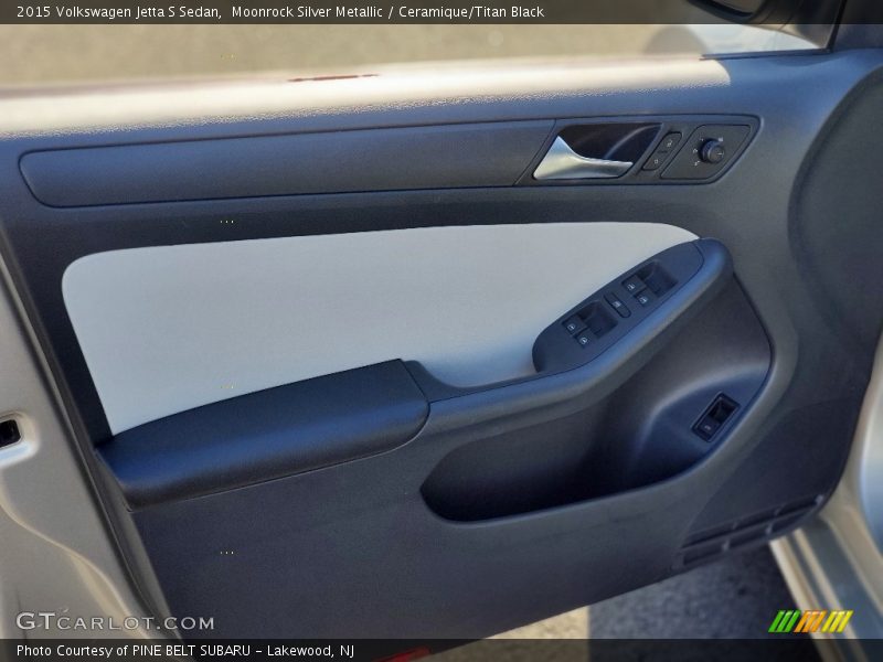 Door Panel of 2015 Jetta S Sedan
