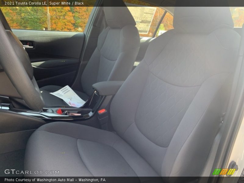 Super White / Black 2021 Toyota Corolla LE