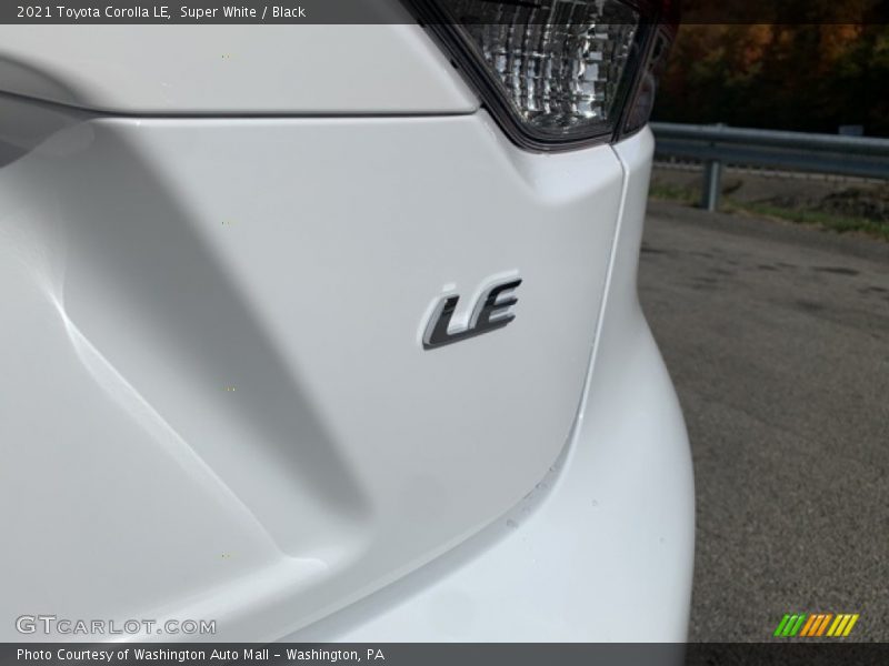 Super White / Black 2021 Toyota Corolla LE