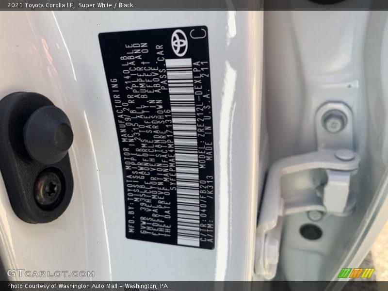 Super White / Black 2021 Toyota Corolla LE