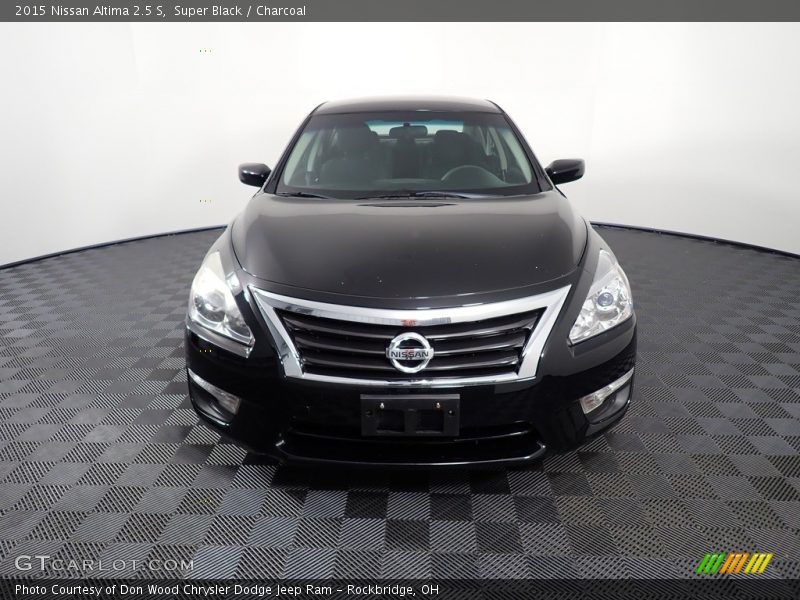 Super Black / Charcoal 2015 Nissan Altima 2.5 S