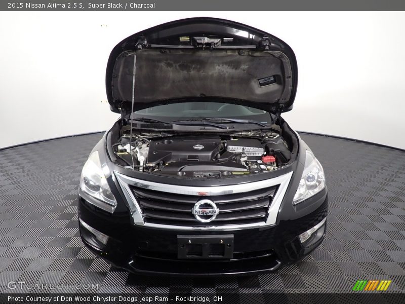 Super Black / Charcoal 2015 Nissan Altima 2.5 S