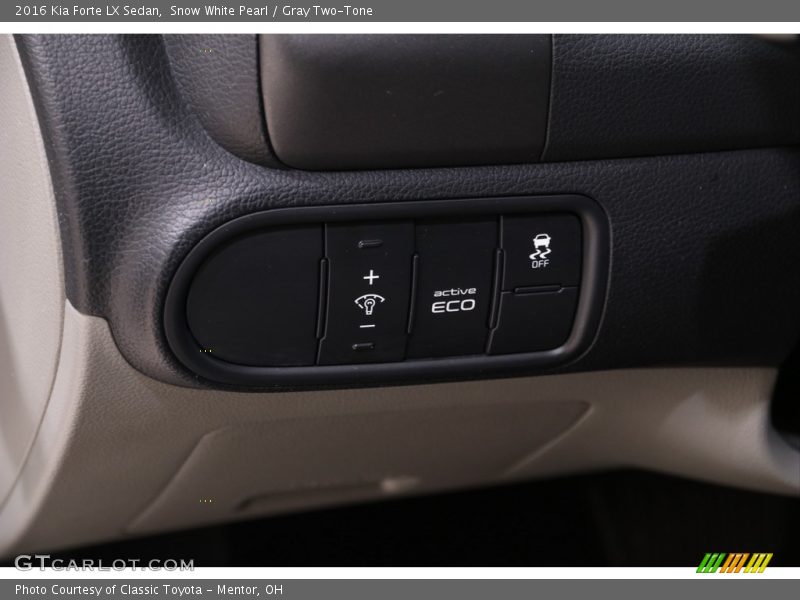 Snow White Pearl / Gray Two-Tone 2016 Kia Forte LX Sedan