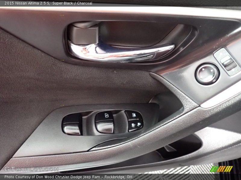 Super Black / Charcoal 2015 Nissan Altima 2.5 S