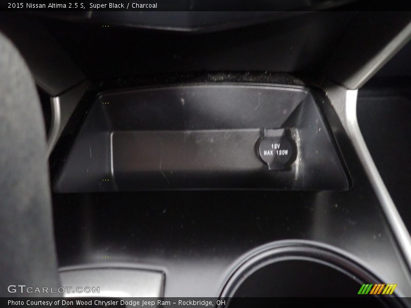 Super Black / Charcoal 2015 Nissan Altima 2.5 S