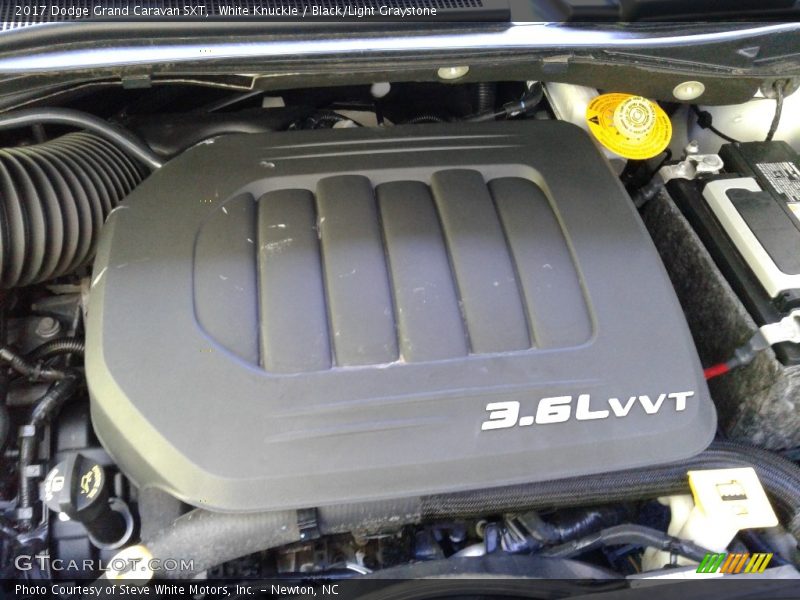 White Knuckle / Black/Light Graystone 2017 Dodge Grand Caravan SXT