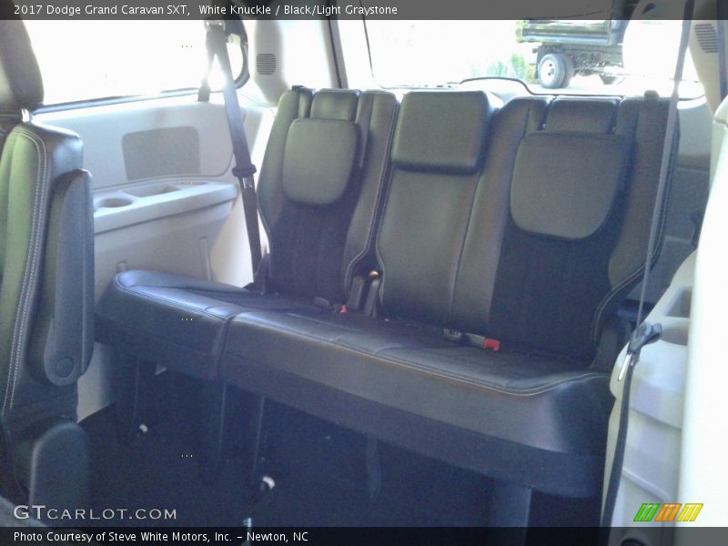 White Knuckle / Black/Light Graystone 2017 Dodge Grand Caravan SXT