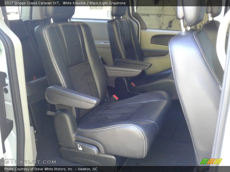 White Knuckle / Black/Light Graystone 2017 Dodge Grand Caravan SXT