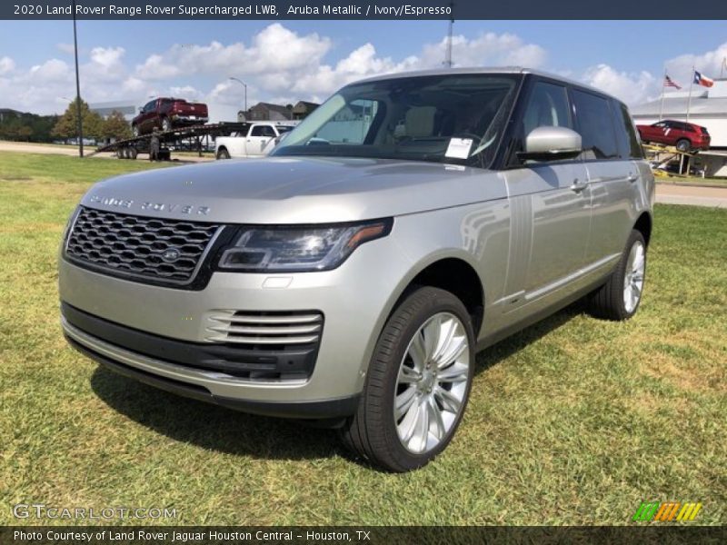 Front 3/4 View of 2020 Range Rover Supercharged LWB