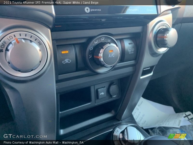 Super White / Sand Beige 2021 Toyota 4Runner SR5 Premium 4x4