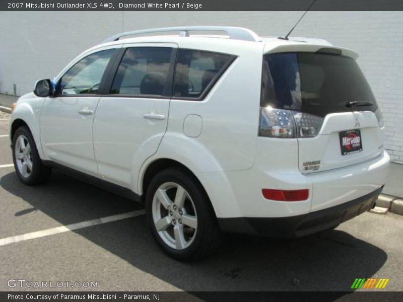 Diamond White Pearl / Beige 2007 Mitsubishi Outlander XLS 4WD