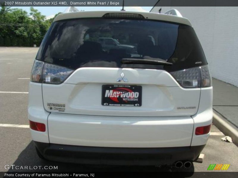 Diamond White Pearl / Beige 2007 Mitsubishi Outlander XLS 4WD
