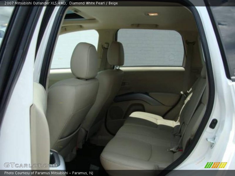 Diamond White Pearl / Beige 2007 Mitsubishi Outlander XLS 4WD