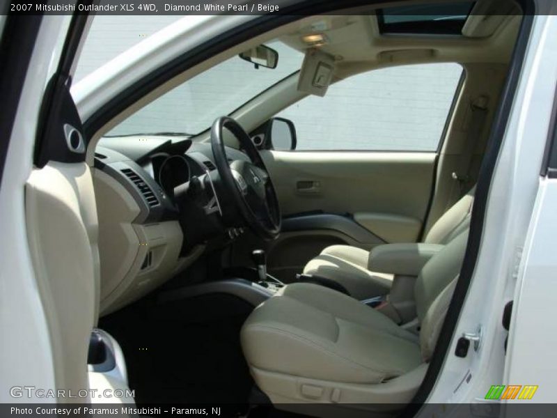 Diamond White Pearl / Beige 2007 Mitsubishi Outlander XLS 4WD