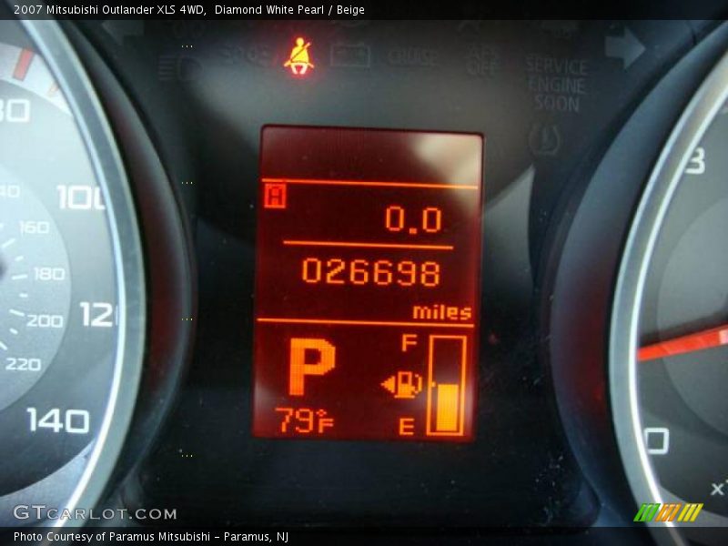 Diamond White Pearl / Beige 2007 Mitsubishi Outlander XLS 4WD