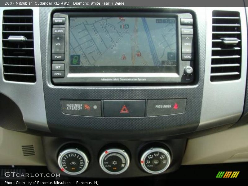 Diamond White Pearl / Beige 2007 Mitsubishi Outlander XLS 4WD