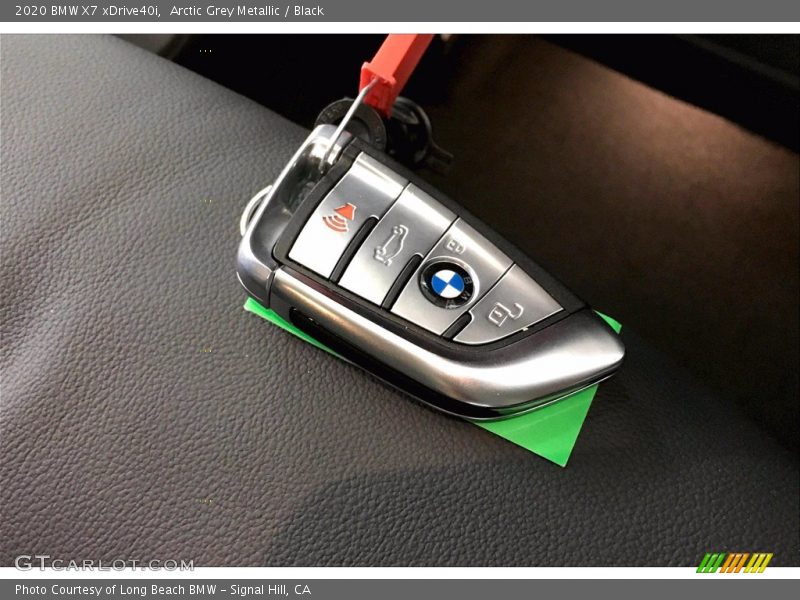 Arctic Grey Metallic / Black 2020 BMW X7 xDrive40i