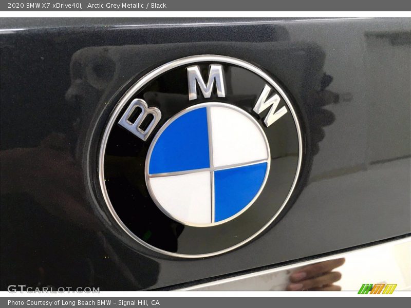 Arctic Grey Metallic / Black 2020 BMW X7 xDrive40i
