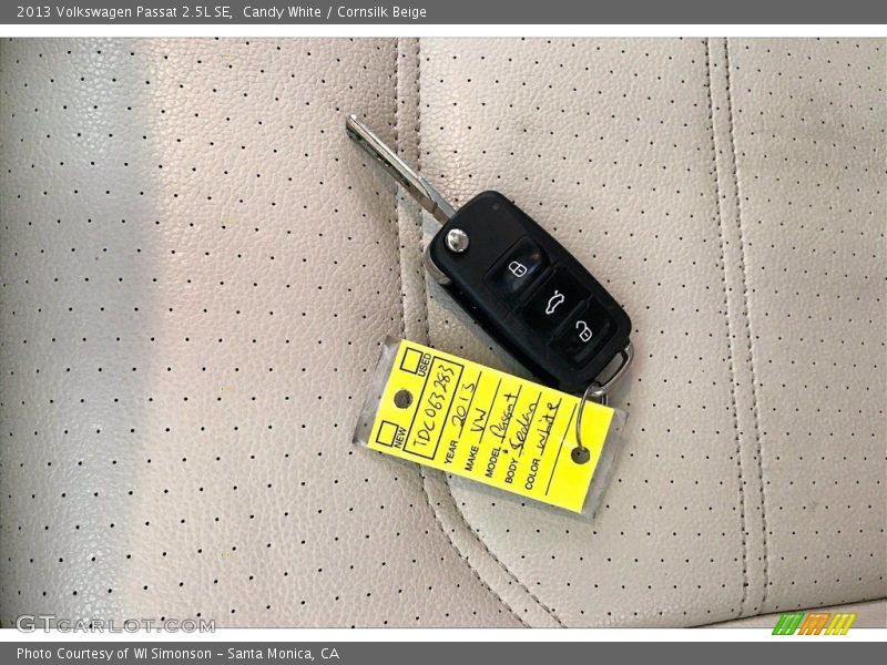 Candy White / Cornsilk Beige 2013 Volkswagen Passat 2.5L SE