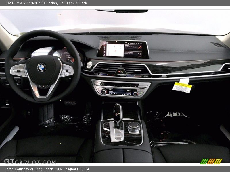 Dashboard of 2021 7 Series 740i Sedan