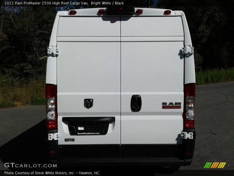 Bright White / Black 2021 Ram ProMaster 2500 High Roof Cargo Van