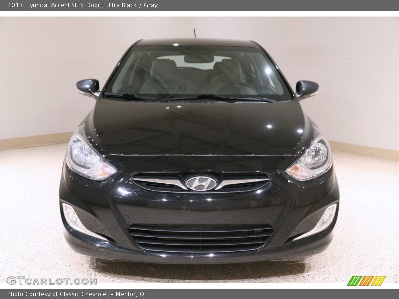 Ultra Black / Gray 2013 Hyundai Accent SE 5 Door