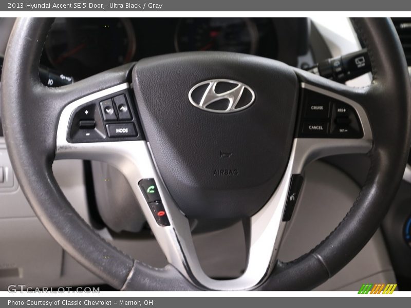 Ultra Black / Gray 2013 Hyundai Accent SE 5 Door