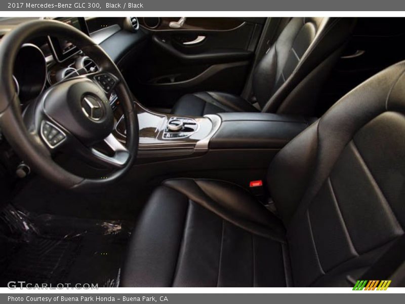 Black / Black 2017 Mercedes-Benz GLC 300