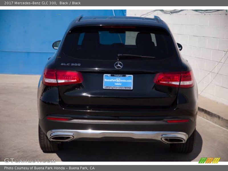 Black / Black 2017 Mercedes-Benz GLC 300